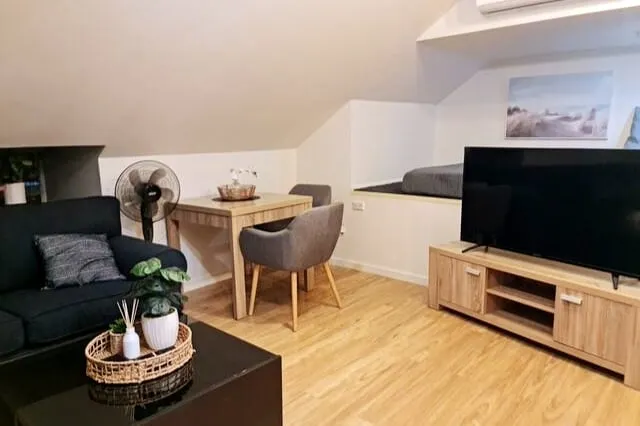 Cozy Loft in Wollongong CBD - Image 1