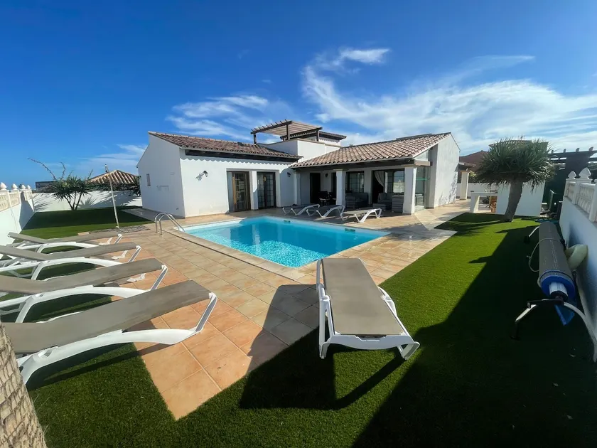 Stunning Villa Amanecer - Image 1