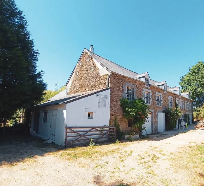 Charming cottage, quiet on wooded garden. - Image 1