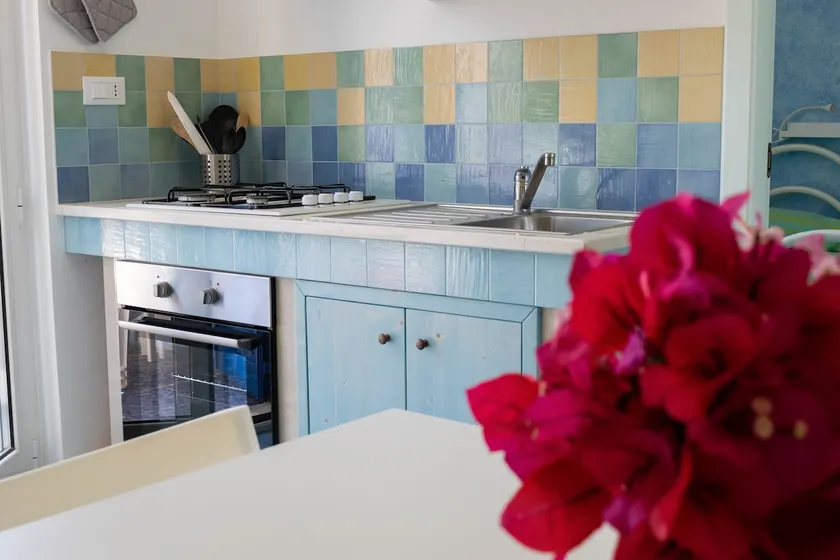 MAUVE FRESH AND BRIGHT APARTMENT - Image 1