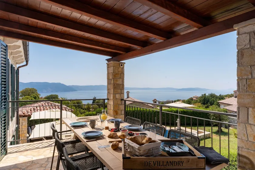 Villa con barbecue, giardino e piscina | Vista sulla piscina - Image 1