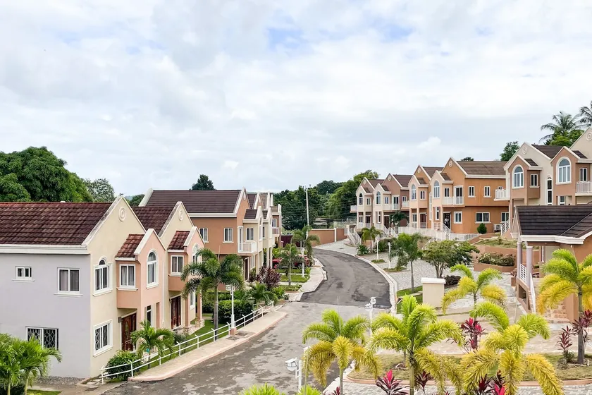 Airy Escape Ocho Rios, Spacious 3 BR, Central to attractions, Gated Community. - Image 1