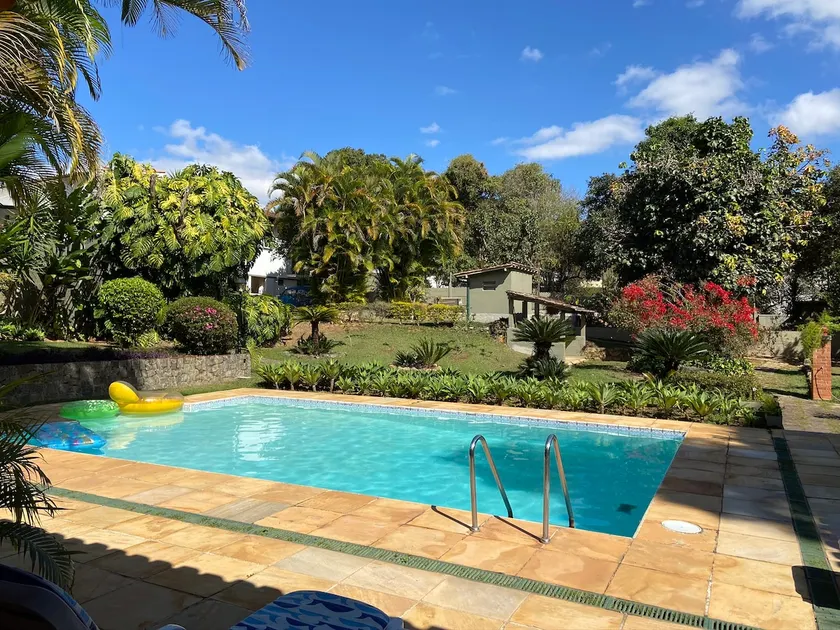 Comfort and lots of greenery in the center of Conservatória. - Image 1