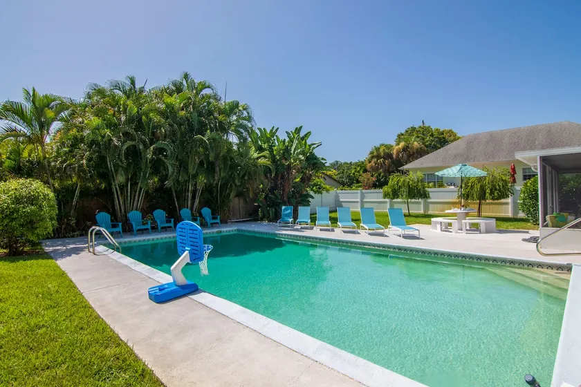 Central Vero House 6/3 with Heated Pool - Image 1