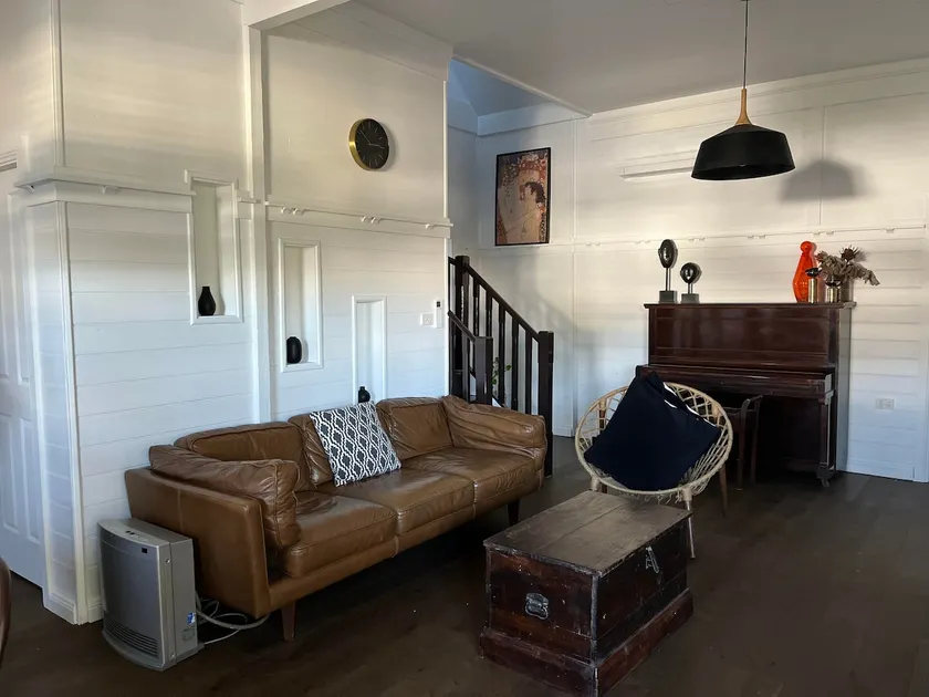 Islington Cottage - Image 1