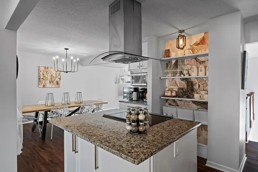 Room for everyone! Beautiful home! Fully stocked. - Image 1