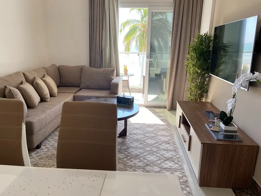 Luxury BEACHFRONT flat - 1 King bed near Salalah - Image 1