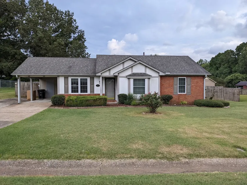 N Jackson 3 BR 2 BA Near I40, Ballpark, Golf, Food - Image 1