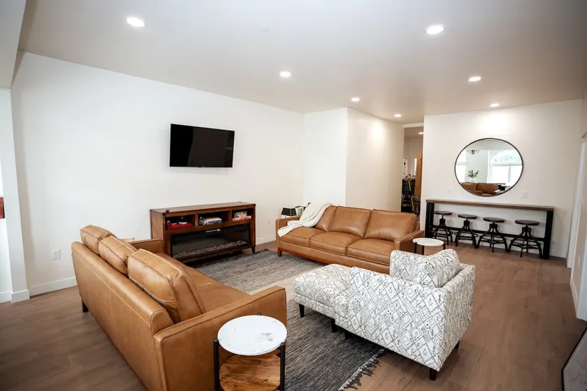 ⁂Modern Beauty⁂Park Access✔Large Groups✔Fast Wi-FI - Image 1