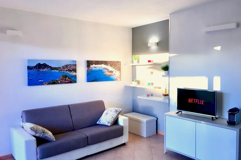 5 minutes from the sea with a beautiful private garden - Image 1