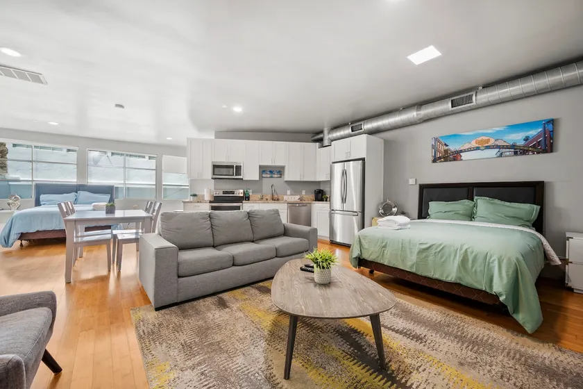 Spacious Loft | Near Gaslamp & Little Italy | DTSD - Image 1