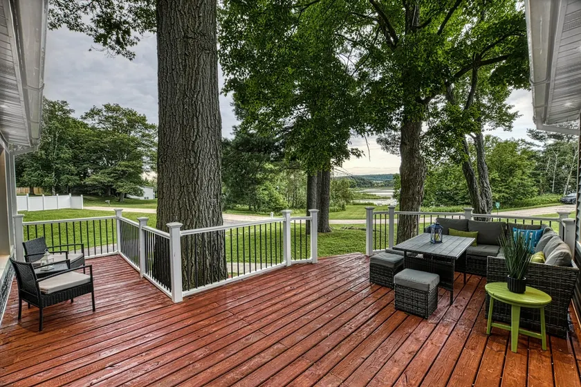 Lake Escape w/ Private Dock & Spa-like amenities - Image 1