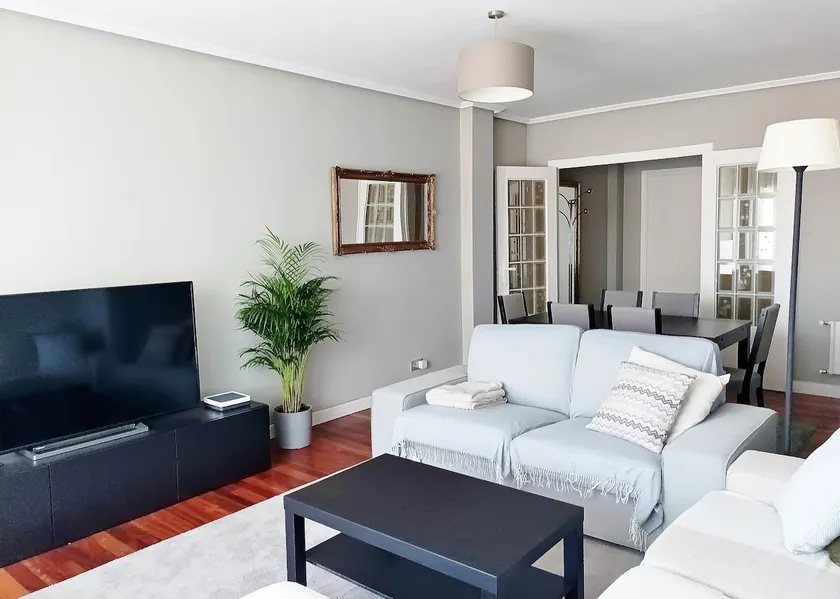 Cozy, centric flat. Beach & park - Image 1