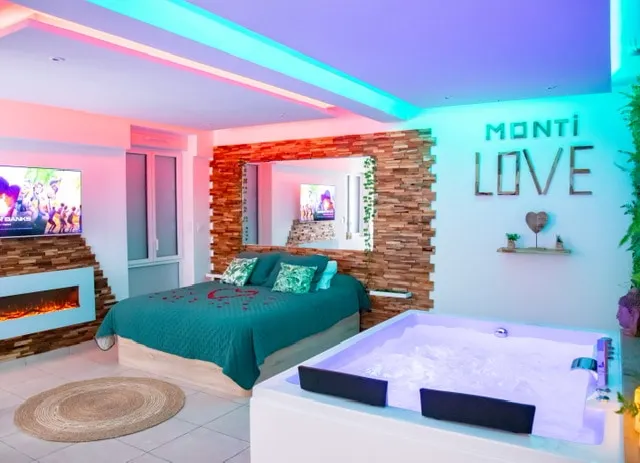 Lovely apartment with hot tub and sauna. - Image 1
