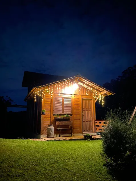 Romantic Getaway with Whirlpool and Breakfast Basket - Image 1