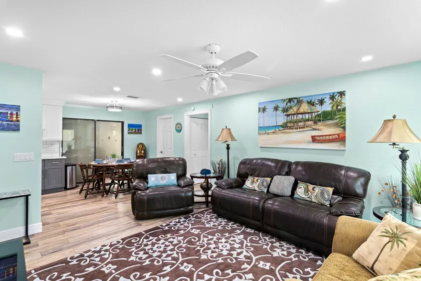 Cheerful 3-Bedroom Vacation Home with Free Parking - Image 1