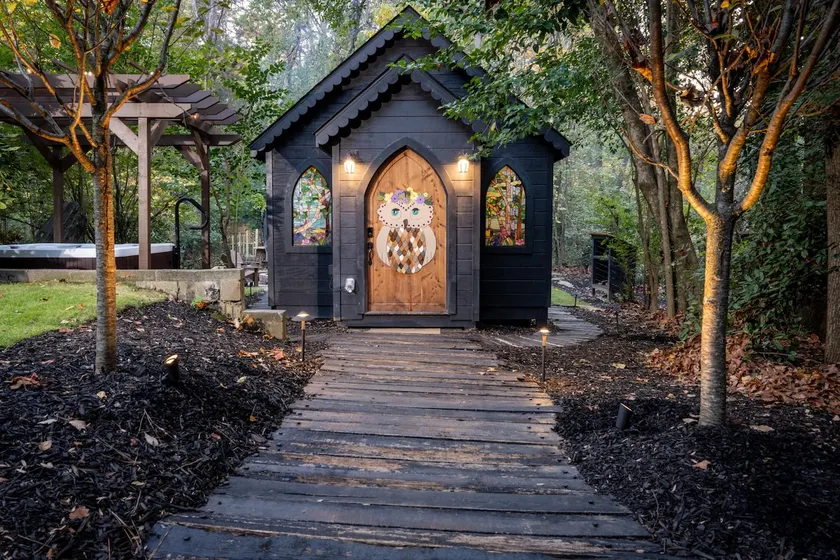 Owl Creek Chapel - Image 1
