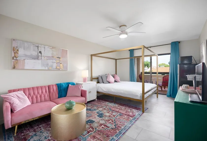 Stylish, Scottsdale Studio w/Resort Pool Pass!po - Image 1