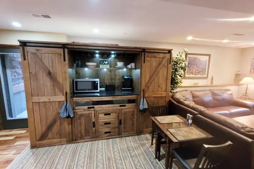 Exclusive 2 Bed-1Bath Rental In Charming Littleton - Image 1