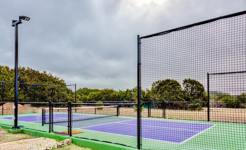Pickleball court, casita, treetop deck on 8 acres - Image 1