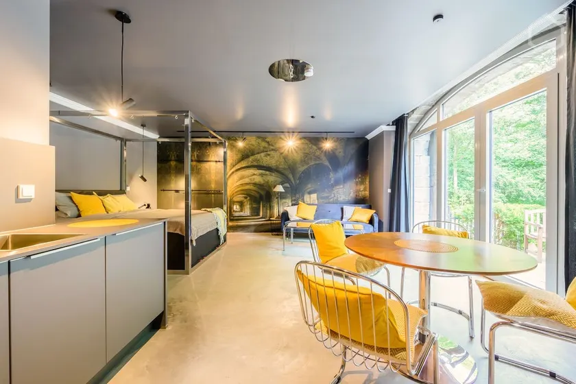 Lovely 1-bedroom condo with patio/ free parking lot - Image 1