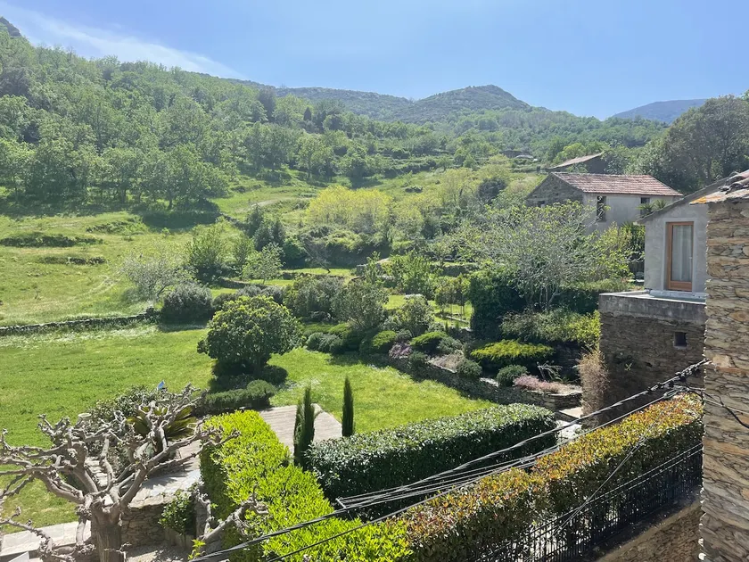Village house in the heart of Sorio - Image 1