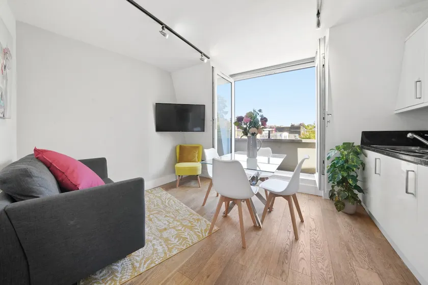 Manhattan-style 2bed near Camden Free WiFi - Image 1