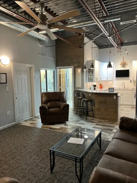 Lovely1 Bedroom apt,2nd bedroom for additional fee - Image 1
