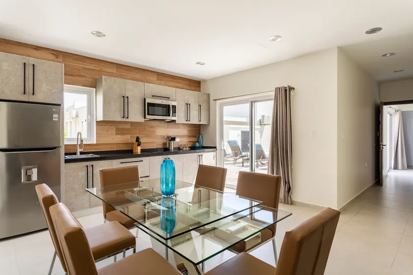 Emerald 1BR APT -#E1 in Noord-Sleeps 2 - Image 1