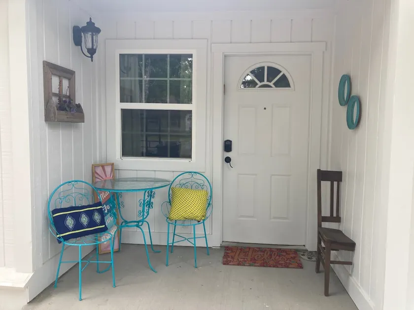 Couples retreat-walk downtown-centrally located - Image 1