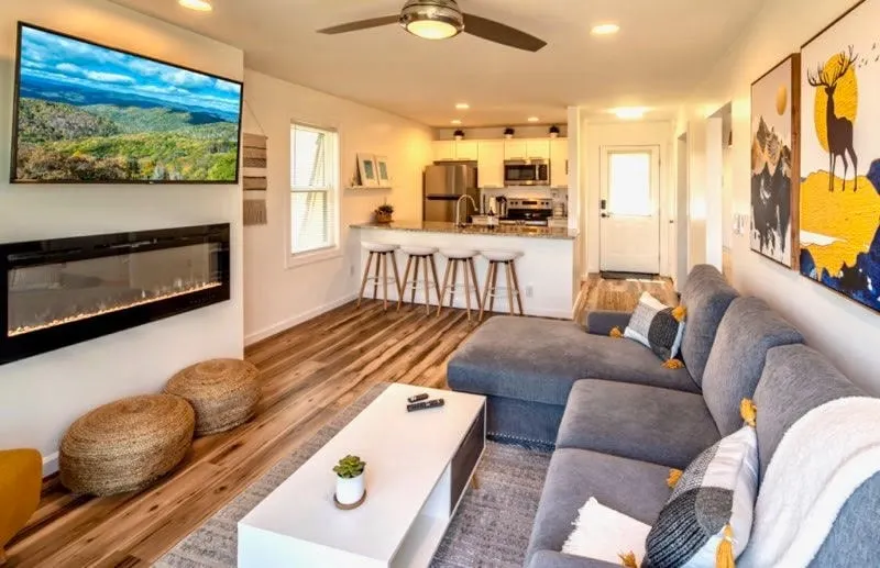 Cozy Elk Hideaway - Walk to Ski Slopes!!! - Image 1