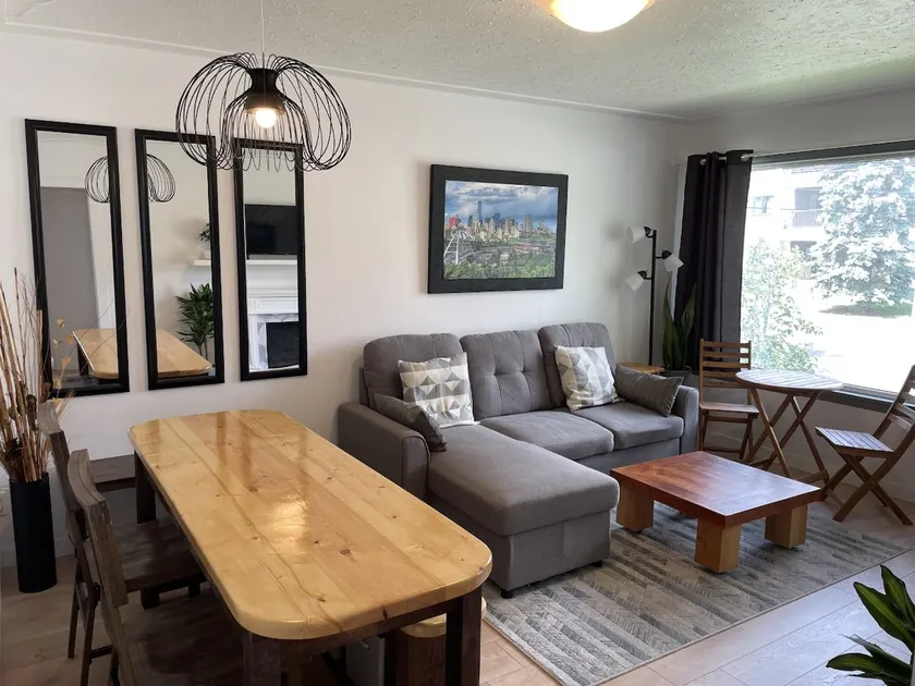 Central Edmonton | Cozy 3 Bed Home | Near River - Image 1