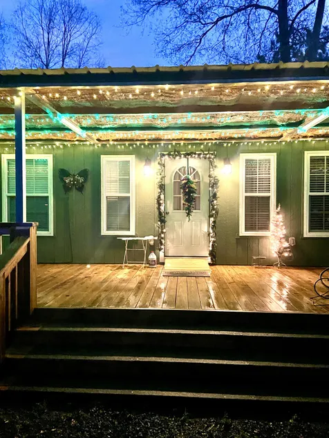 Lover’s Oak Hideaway - Image 1