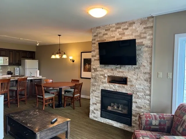 Carriage Country Club Home Away From Home - Image 1