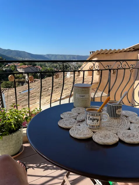 Village house with panoramic terraces - Image 1