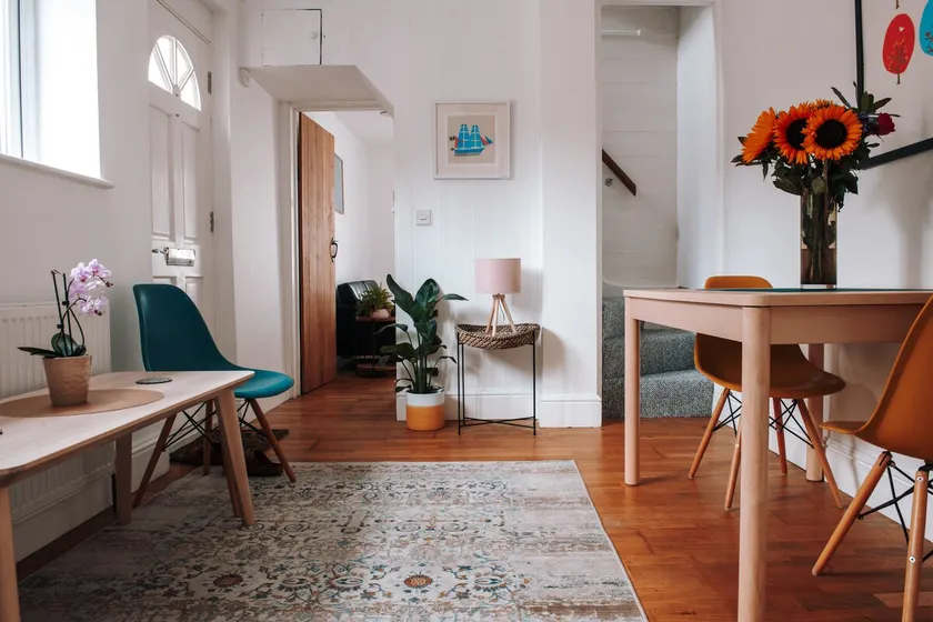 Cosy Coastal Falmouth Studio with Free parking & WiFi - Image 1