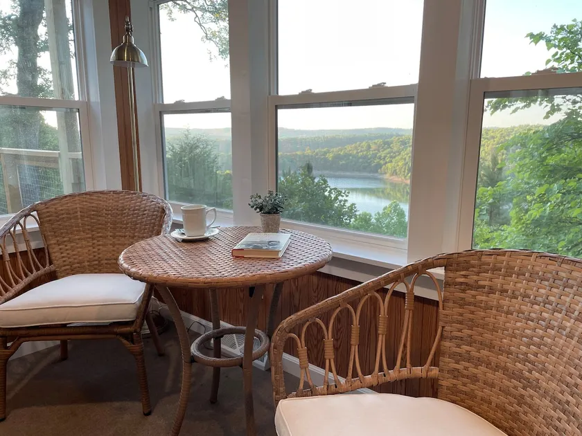 Lakeview Cottage - Image 1