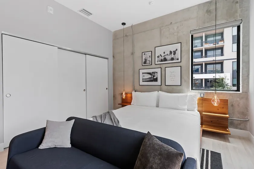 Pretty Rola #305 Designer Apt. - Image 1