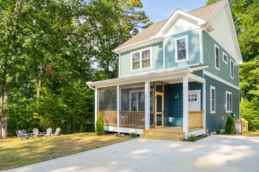 Screened Porch | Quiet Neighborhood near Biltmore - Image 1