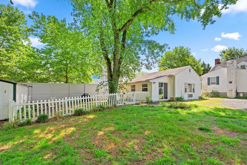 Centreville Cottage - Image 1