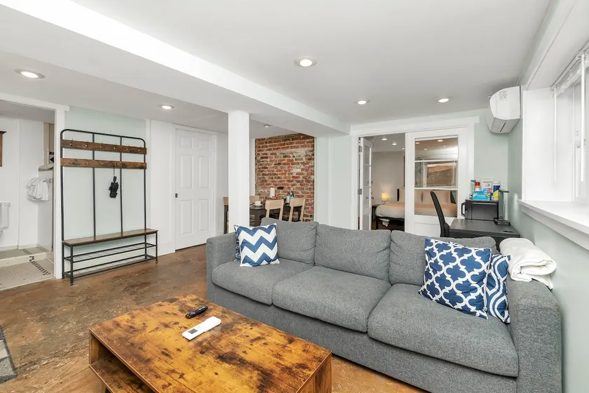 FIFA Vintage Hideaway w/patio - Minutes to DT! - Image 1