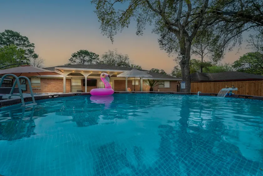 HTX World Cup Ready Entire Home Pool / Big Yard - Image 1