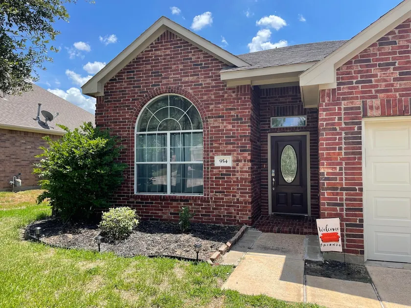 Conroe | Close To Freeway | Fast WiFi | Games - Image 1
