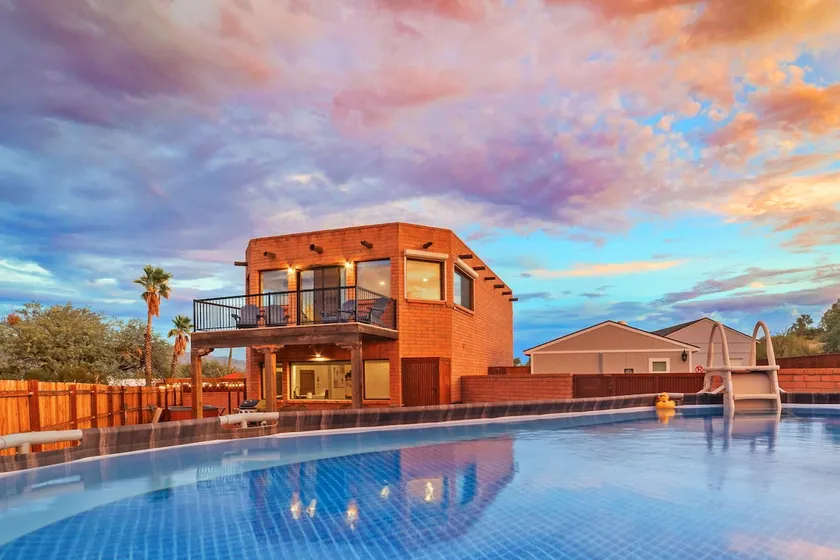 Modern Loft with Pool & Hot Tub-Views - Image 1