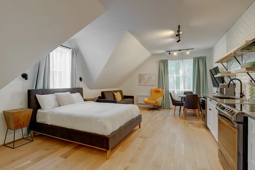 Loft at 913 Shefford - Image 1