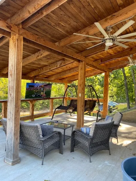 Lakefront-Hot tub-Boat Dock-Amazing Patio-RELAXING - Image 1