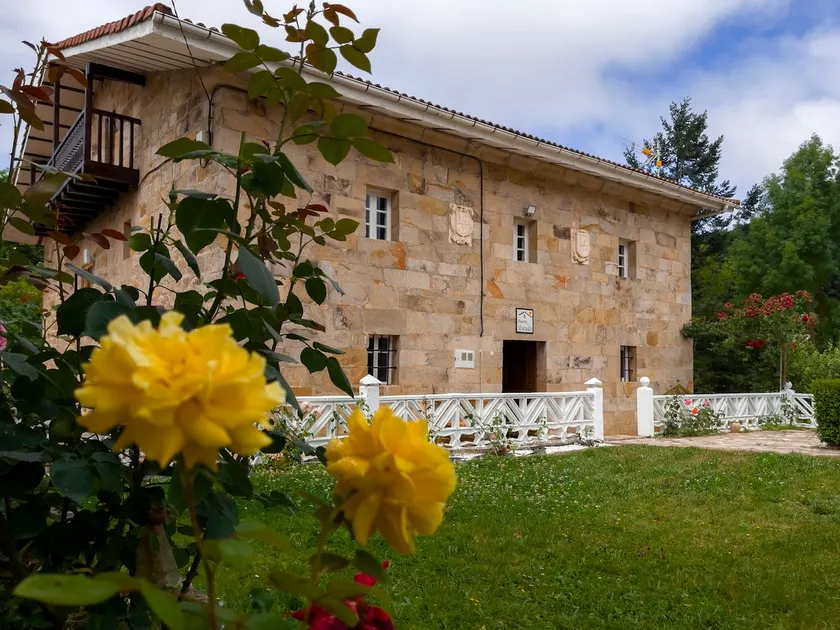 Stone house in Valdebezana Valley - Image 1