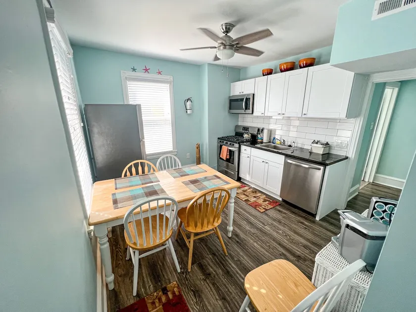 Beach Cottage HEART OF SP sleeps 6 - Image 1