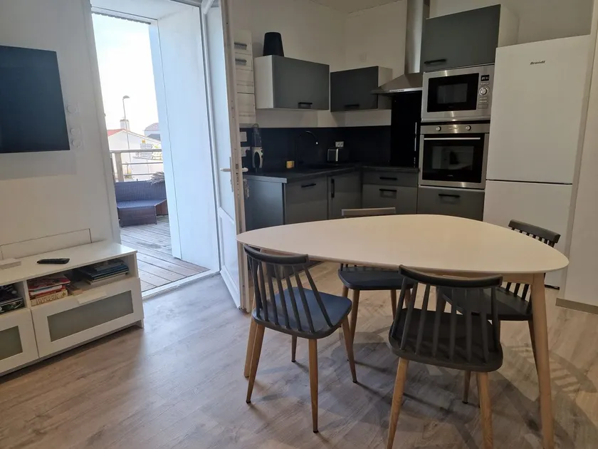 Beautiful renovated apartment in the town center. - Image 1
