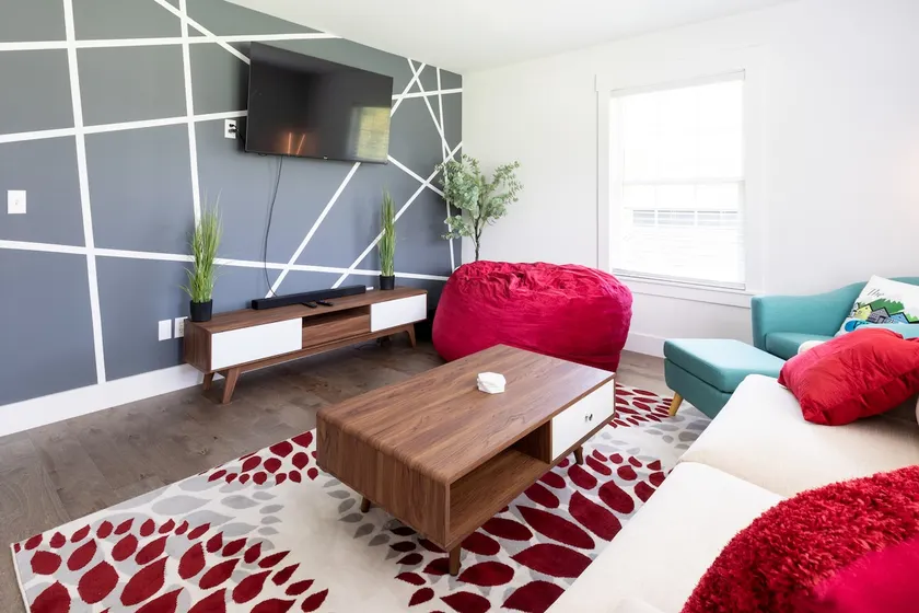Stylish retreat w/ hot tub! - Image 1